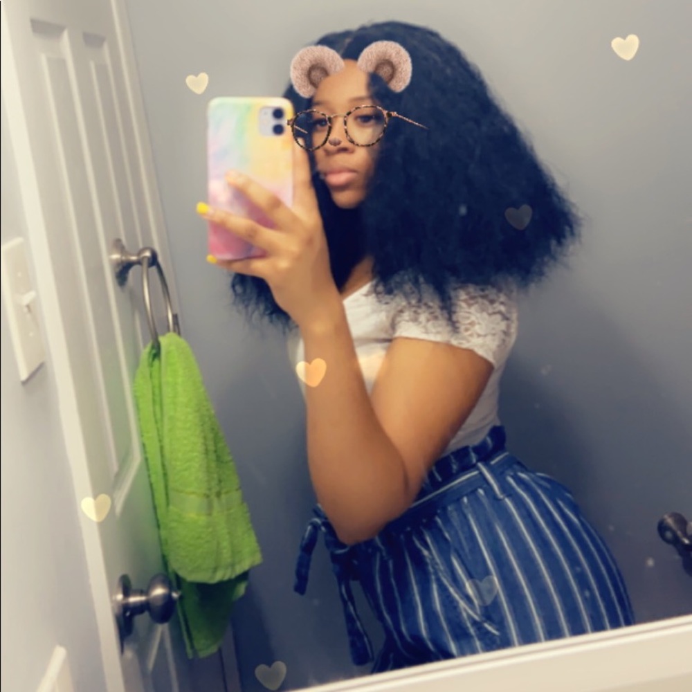 Meet your Posher, Iyauna